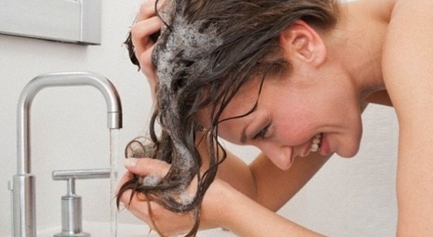 Shampoo ai capelli, ecco alcuni errori che potrebbero essere fatali