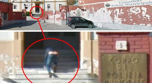 Google Maps inquadra l'ingresso del comando dei vigili di Napoli