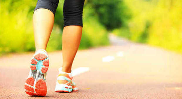 "La camminata veloce è meglio di un'ora in palestra, fa dimagrire di più"