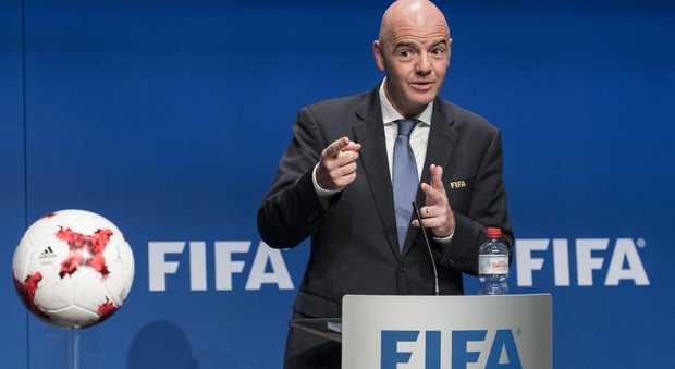 Fifa, è ufficiale: dal 2026 Mondiali a 48 squadre. Infantino: «Solo vantaggi e stessa durata»