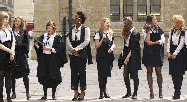 Regno Unito, svolta ad Oxford: per la prima volta in 800 anni le donne superano gli uomini