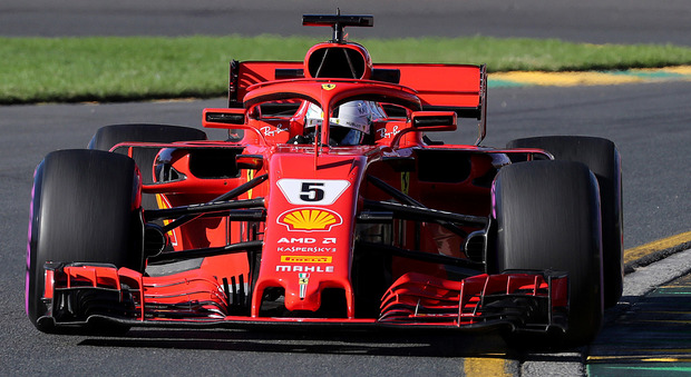 Gp Australia, la pole è di Hamilton: Raikkonen secondo, Vettel terzo