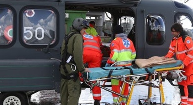 Donna in pericolo di vita a Ponza, salva grazie a elicottero dell'Aeronautica
