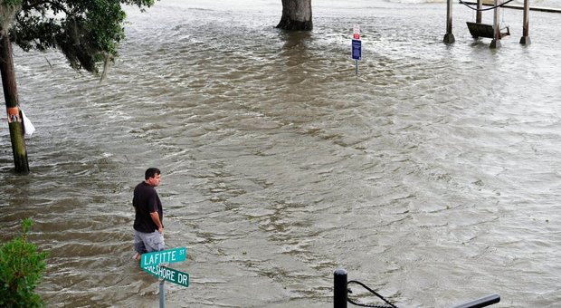Uragano Barry verso New Orleans, terrore in tutta la Louisiana per i venti a oltre 140 all'ora