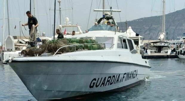 Pesca di frodo e nasse fuorilegge: intervento della Guardia di finanza a Sorrento