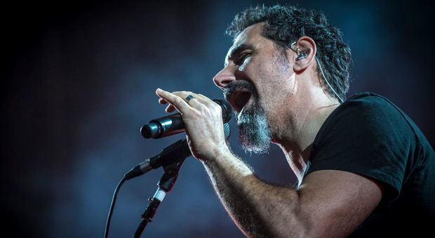 Serj Tankian un gigante, i System of a Down travolgono Firenze
