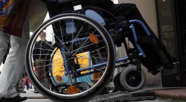 Tolentino, usano il pass per disabili dei parenti defunti: in tre nei guai