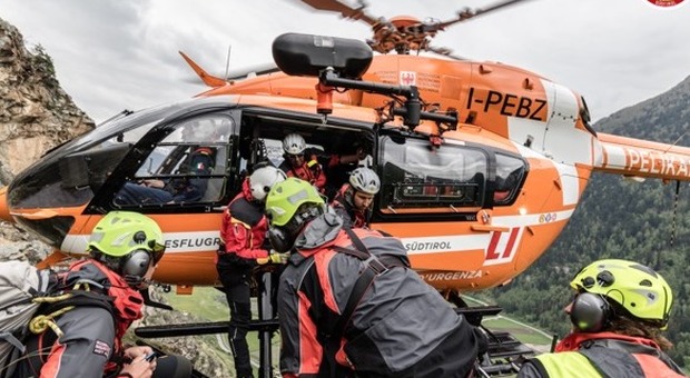 Cede balcone di roccia sul Cevedale: muore alpinista, altri 3 feriti gravi