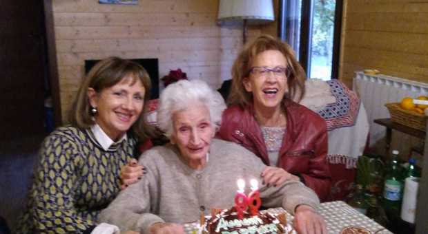 immagine Nonna Peppina, simbolo del terremoto, tutte le sue immagini