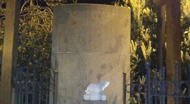 Campania. Distrutta la statua della Madonna di Fatima, Orria sotto choc