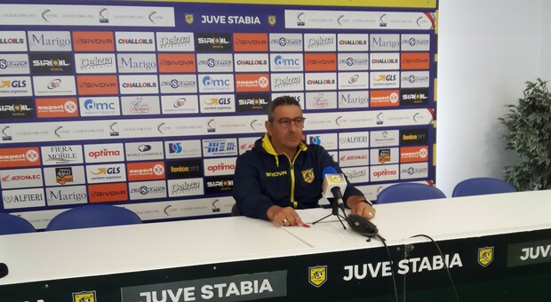 Juve Stabia, l'analisi di Padalino: «Troppi errori in difesa, urgono correttivi»