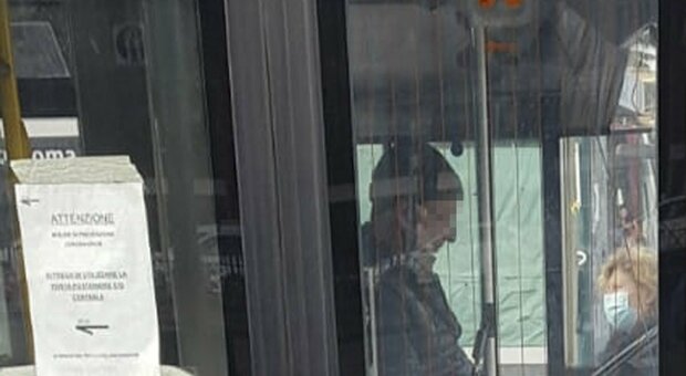 Roma, autisti degli autobus "no-mask" Atac ne multa 40