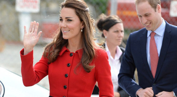 Kate Middleton, l'abito super sexy (e trasparente) con cui conquistò il principe William venduto all'asta per 90mila euro