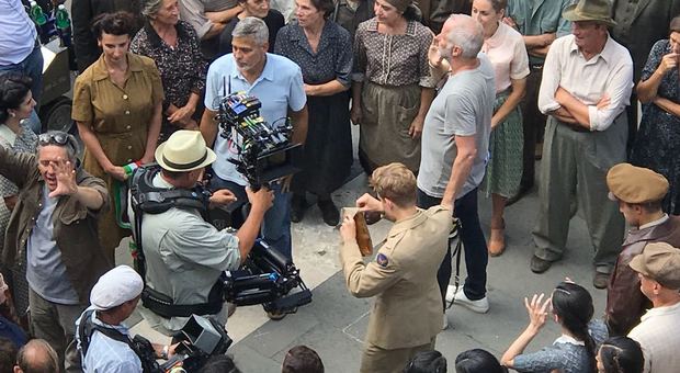 George Clooney durante le riprese a Sutri