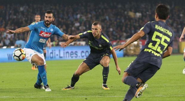 Napoli, Albiol non fa drammi: «Settimana dura, Inter top club»