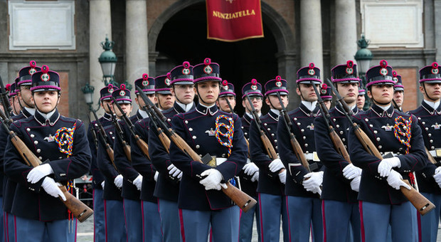Napoli, il giuramento della Nunziatella dedicato ai cinque militari feriti in Iraq