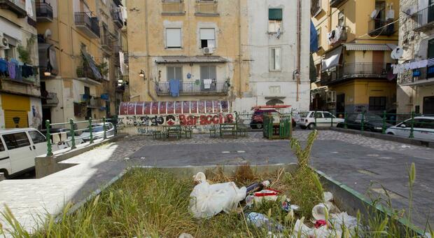 Napoli, 18enne ferito ai Quartieri: «Ha disobbedito al clan»