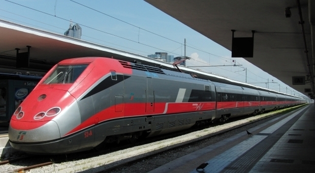 Un treno ETR 500 (Frecciarossa) a cui avrebbero lavorare i dipendenti di Caf Italia