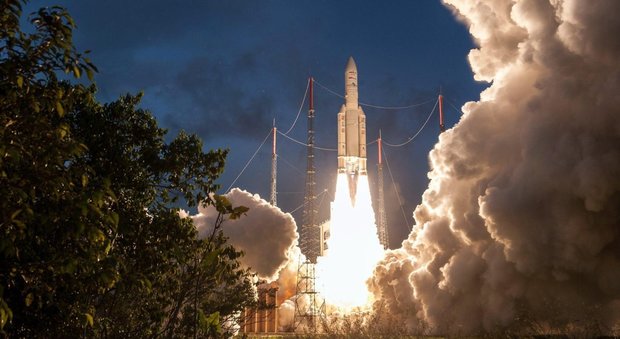Con i booster laterali Avio di Colleferro il razzo Ariane porta in orbita il primo satellite di una banca