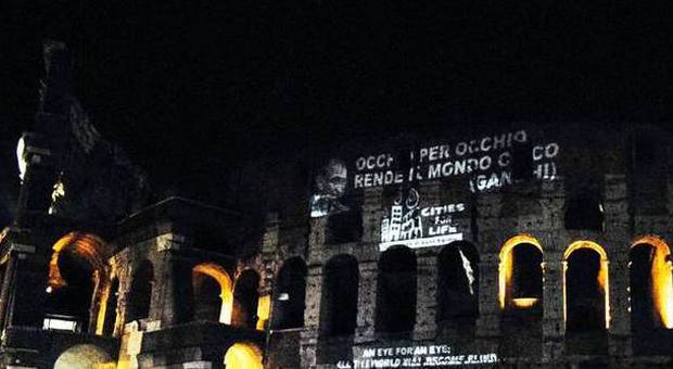 Campagna contro la pena di morte al Colosseo