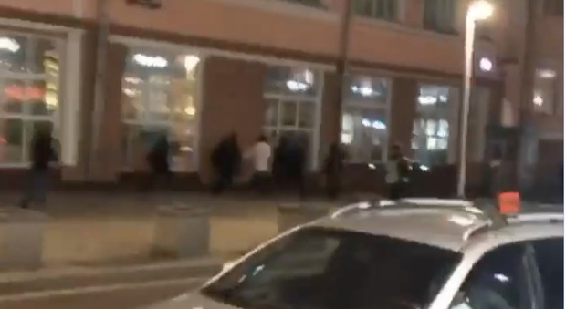 Mosca, sparatoria davanti a sede dei servizi segreti: morti tre agenti, due killer uccisi, uno in fuga