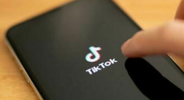 TikTok mette in vendita la sua intelligenza artificiale