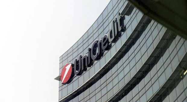 UniCredit, Moody's aumenta rating a 'baa3'