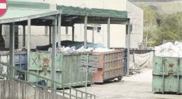 Emergenza rifiuti, l'Asi dice no: veto sulla frazione umida nella Seif