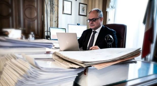 Bonus autonomi, boom di domande dagli avvocati di Napoli: ogni giorno mille richieste di sussidio