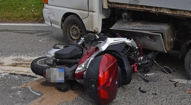 Incidente in scooter ad Altofonte: Alberto muore a 19 contro un camion dei rifiuti