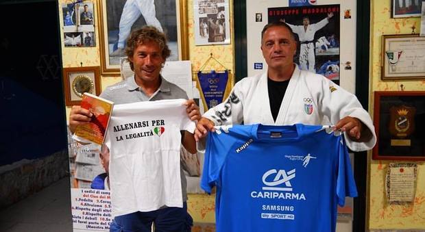 Scambio di magliette tra Diego Dominguez e Gianni Maddaloni