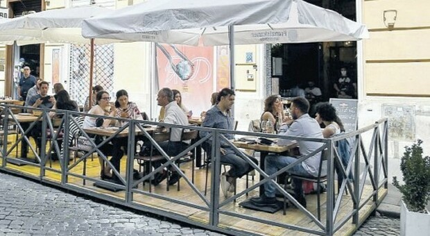 Bar e ristoranti al Comune di Roma: «Prorogate gli spazi esterni»