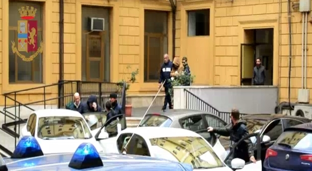 Roma, appalti pilotati e corruzione tra imprenditori e funzionari pubblici: 10 arresti