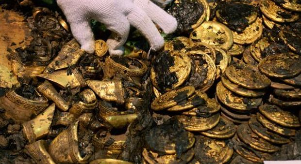 Cina, 300 monete d’oro ritrovate in una tomba di duemila anni fa