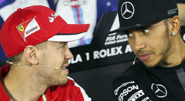 Sebastian Vettel e Lewis Hamilton a Melbourne