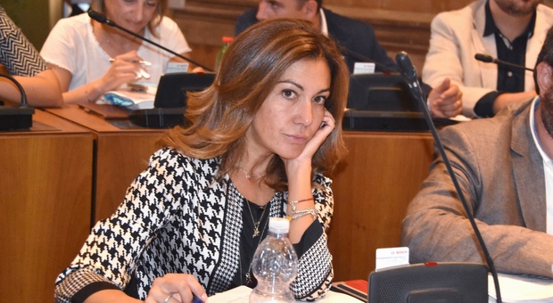 Terni, Forza Italia perde un altro pezzo: Valeria D'Acunzo al gruppo misto