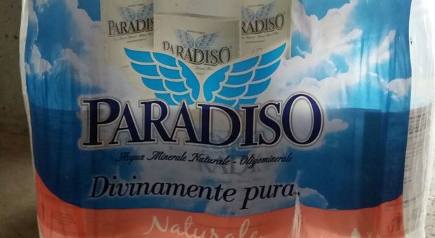 Le bottiglie di Acqua Paradiso, azienda con sede a Pocenia in Friuli