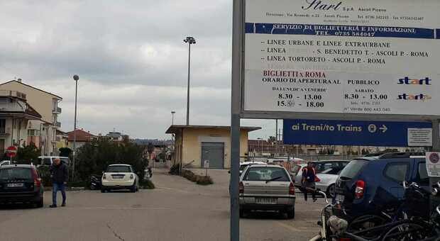 «Parcheggio scambiatore a San Benedetto, quartiere escluso dal summit»: denunce di Olivieri e Fratelli d’Italia. Il parcheggio della stazione