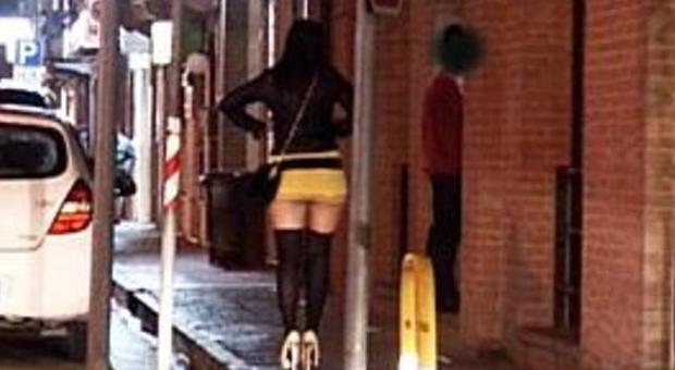 Prostituzione, anche nella cittadina rivierasca non è solo in strada