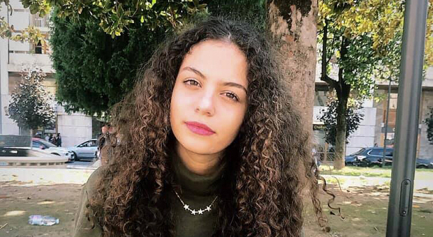 Debora morta a 17 anni in un incidente: pochi minuti prima l'ultima storia sui social