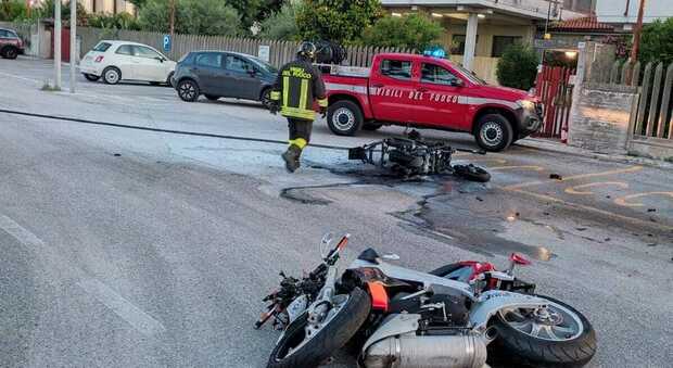 Incidente tra moto e scooter: due morti nel Teramano (Foto Newpress)