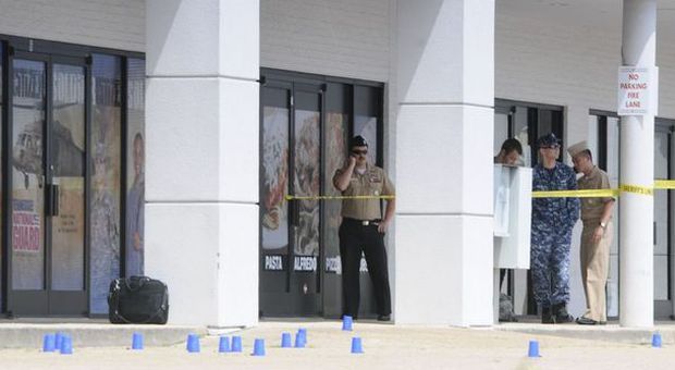 Usa, sparatoria in due basi militari in Tennessee: uccisi 4 marines e l'attentatore