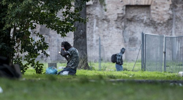 Roma, i detenuti di Rebibbia a lavoro per ripulire il parco di Colle Oppio