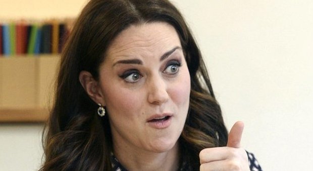 Kate Middleton, l'indiscrezione: «È sull orlo di una crisi di nervi per colpa di Meghan Markle». E lei replica furiosa