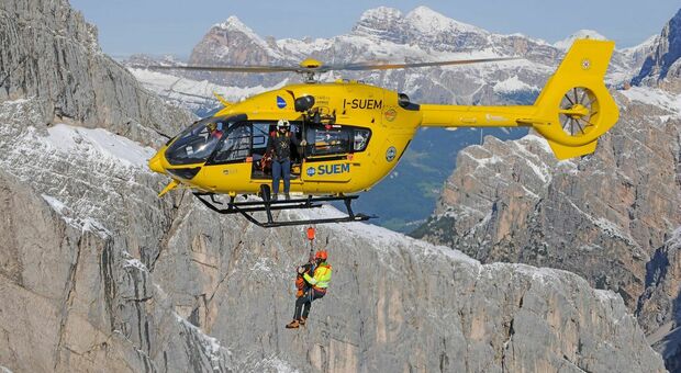 Un intervento dell'elicottero del soccorso alpino