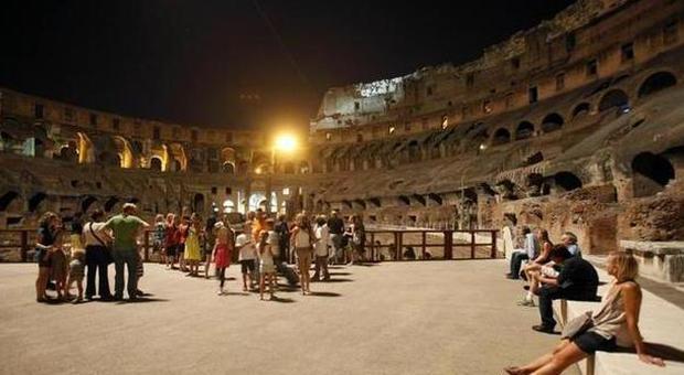 Colosseo, c'è l'accordo: l'anfiteatro Flavio sabato notte resterà aperto: ingressi contingentati