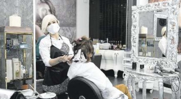 RIPARTENZA Artigiani in difficoltà, si salvano i parrucchieri