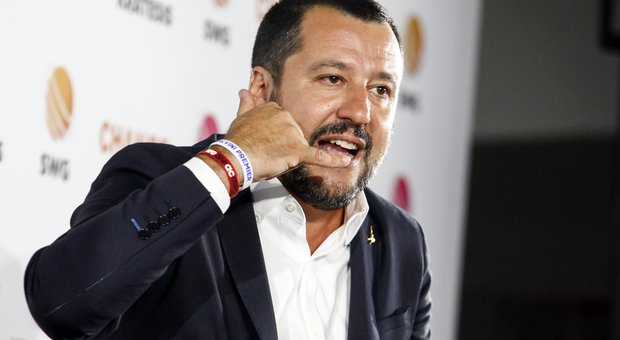 Salvini: «In pensione con quota 100 e al massimo 62 anni»