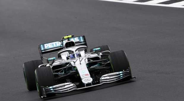 Bottas in pole position a Silverstone secondo Hamilton, terzo Leclerc