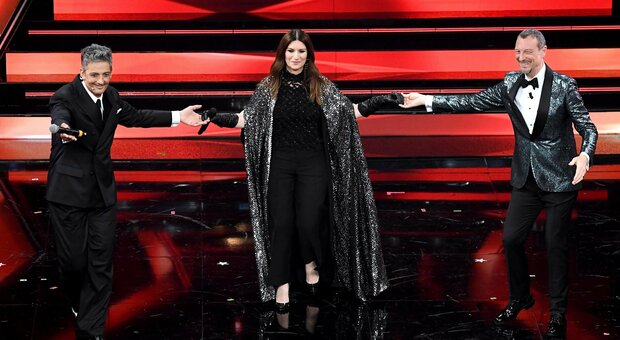 Sanremo 2021, Laura Pausini emozionata sul palco: «Ho la lingua a cammello»
